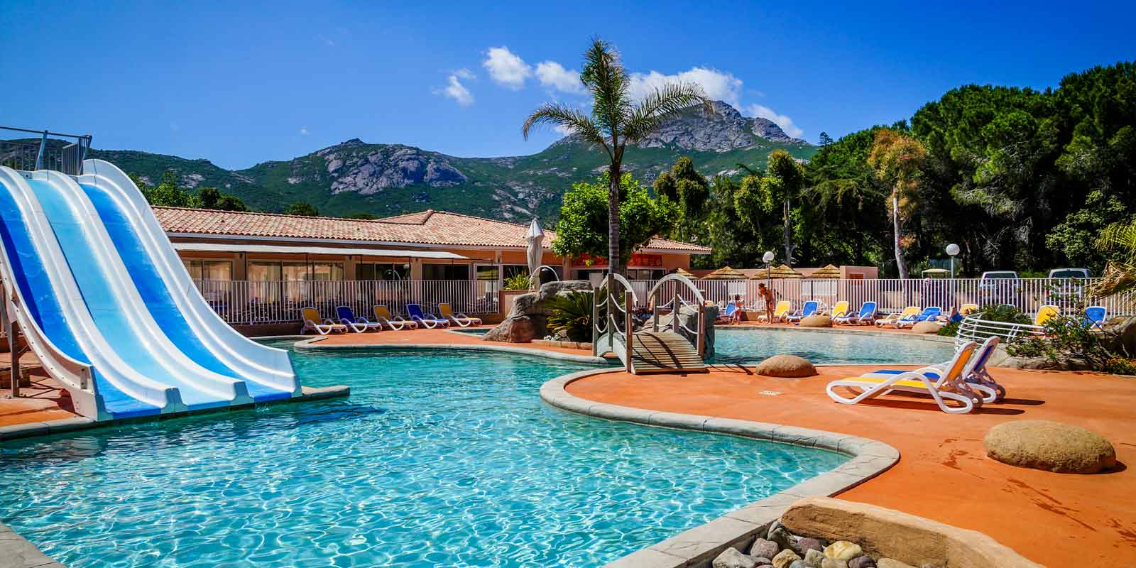 Wasserpark auf dem korsischen Campingplatz
