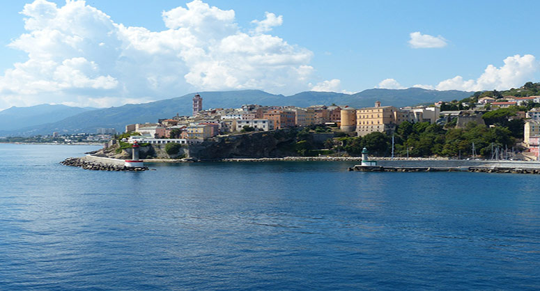Besuchen Sie Bastia