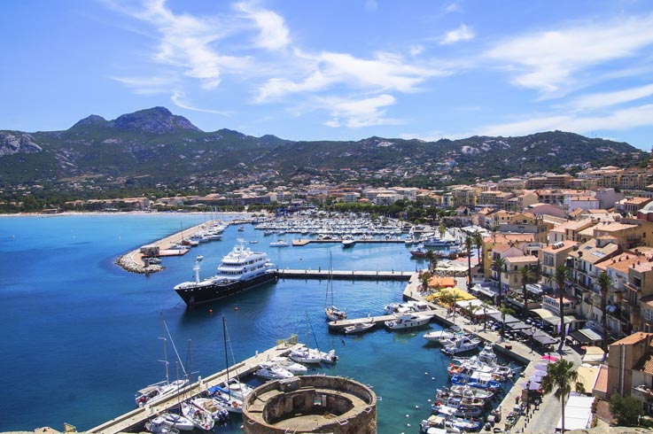 am Rande von Calvi um Camping Les Castors